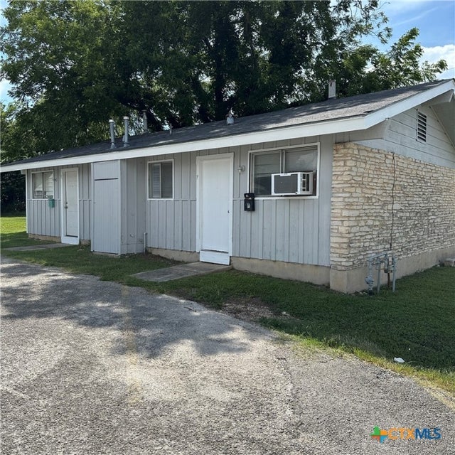 1239 N Lbj Drive E, San Marcos