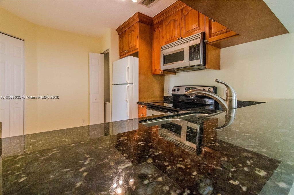1155 Coral Club Dr 1155, Coral Springs