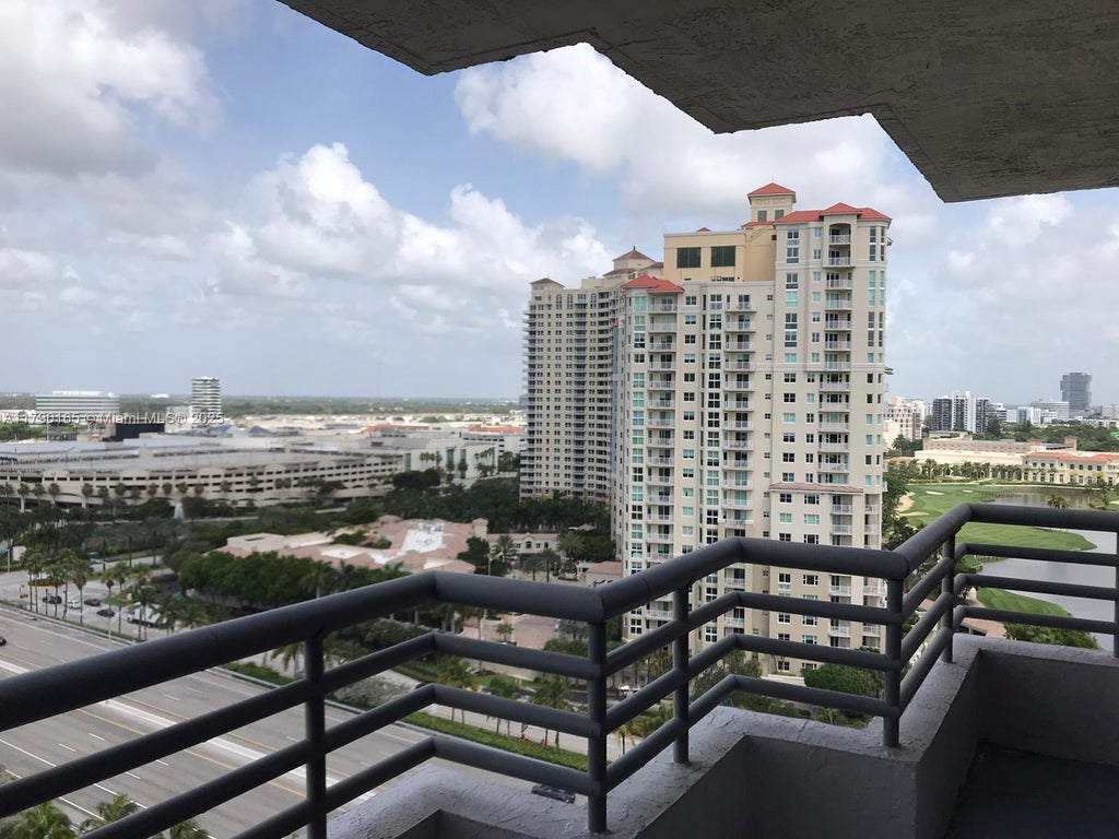 3300 Ne 191st St 1806, Aventura