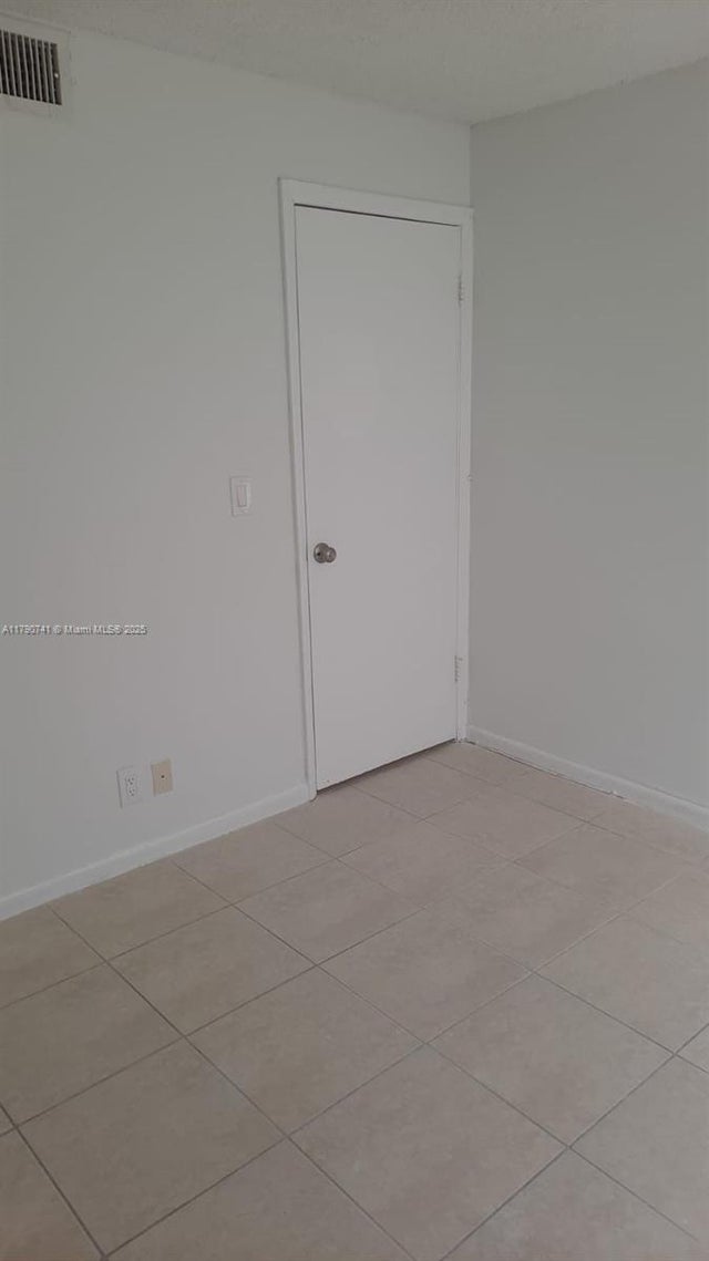 5 of 12 - 2544 Riverside Dr 215, Coral Springs, FL
