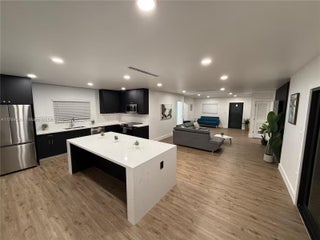 Photo of Listing #A11789540