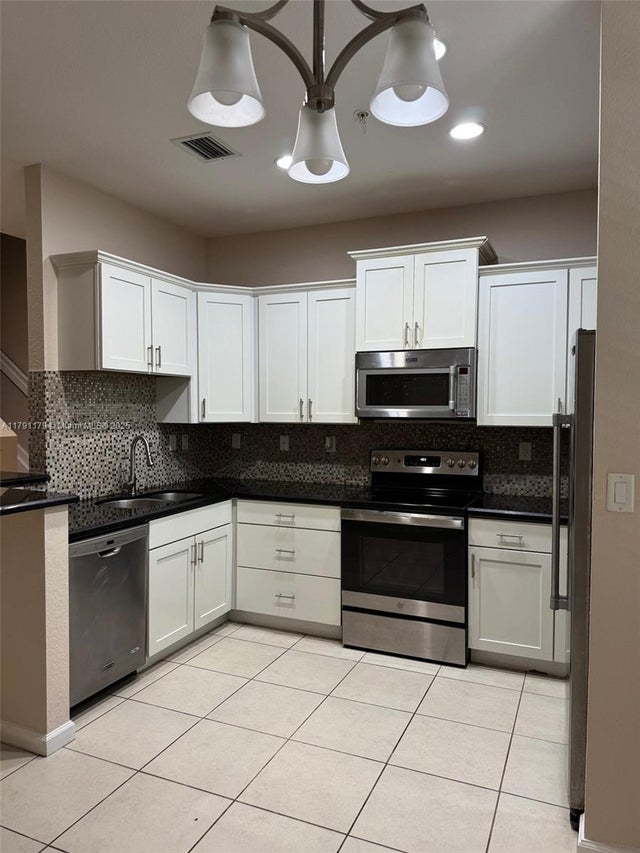 4 of 26 - 283 Sw 7th Ct 283, Pompano Beach, FL