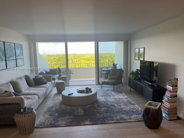 177 Ocean Lane Dr 812, Key Biscayne