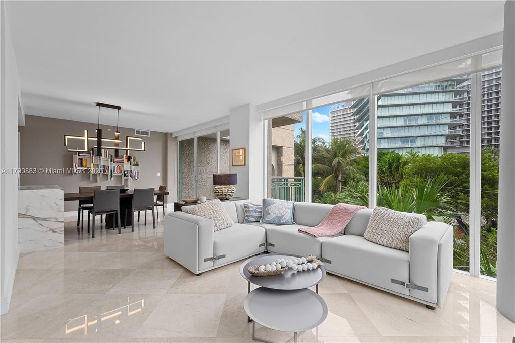 3400 Sw 27th Ave 201, Miami