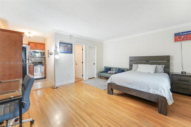 3 of 10 - 35 Antilla Ave 6, Coral Gables, FL