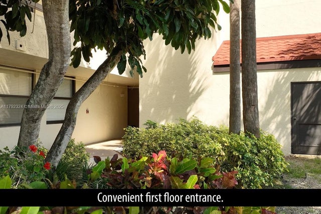 3 of 38 - 825 Egret Cir 110, Delray Beach, FL