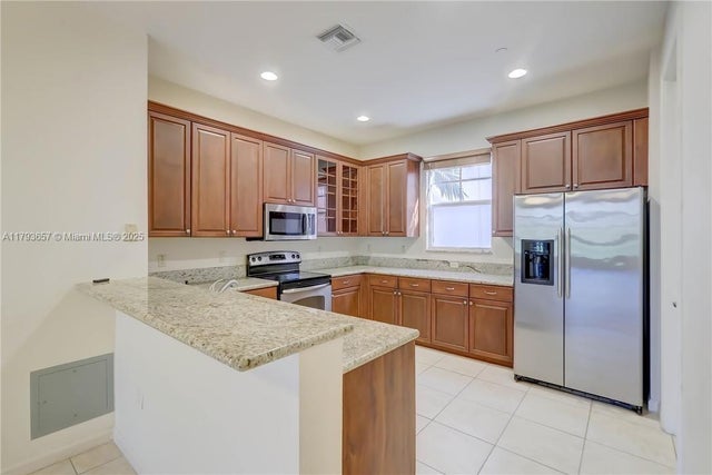 1 of 37 - 1033 Ne 17th Way 2102, Fort Lauderdale, FL