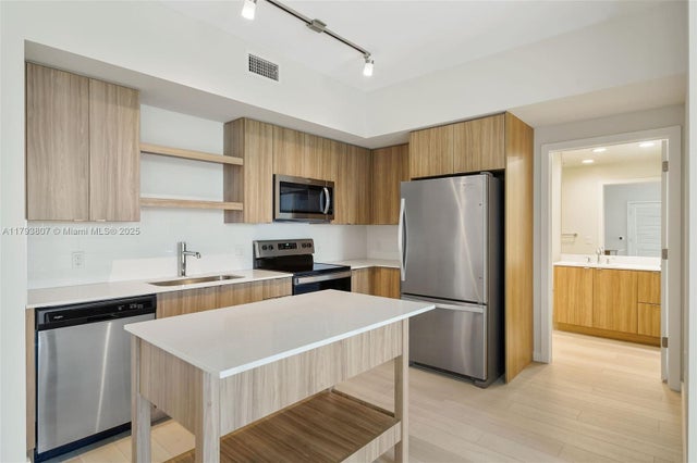 4 of 60 - 555 Ne 8th St 0523, Fort Lauderdale, FL