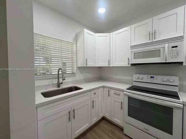 2 of 5 - 405 Malaga Ave 1, Coral Gables, FL