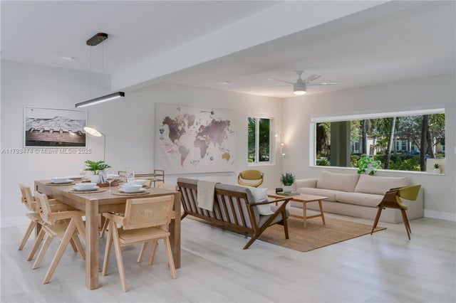 1 of 21 - 819 Hollywood Blvd, Hollywood, FL