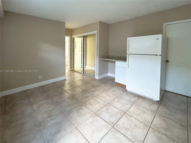 2 of 7 - 715 Ne 6th St 5e, Fort Lauderdale, FL