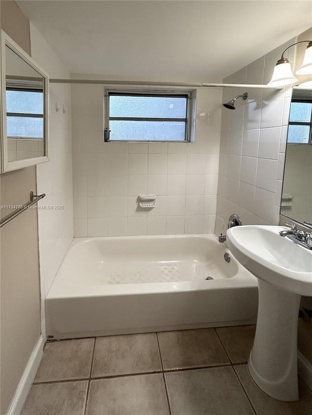 5 of 7 - 715 Ne 6th St 5e, Fort Lauderdale, FL