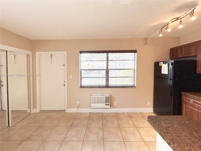 4 of 10 - 715 Ne 6th St 1, Fort Lauderdale, FL