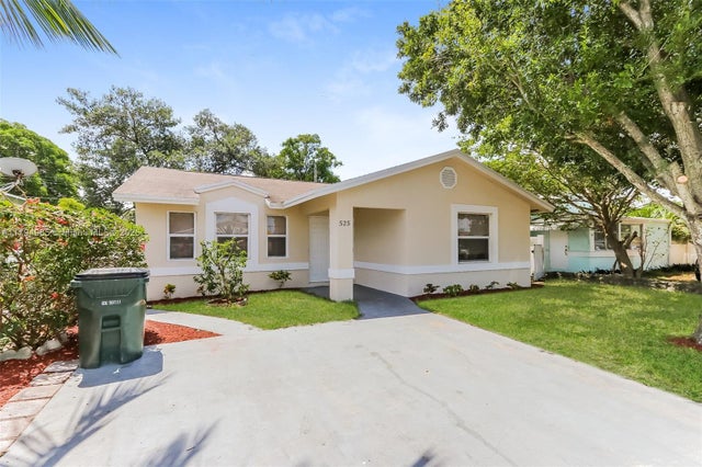 2 of 15 - 525 N 20th Ave N, Lake Worth, FL
