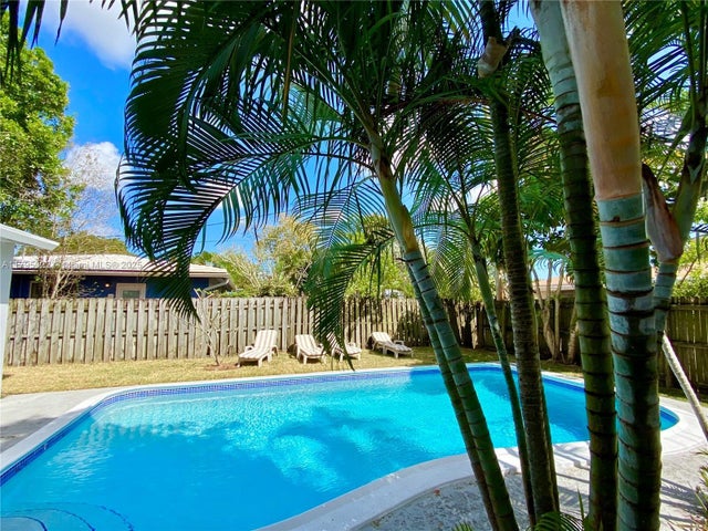 1 of 35 - 3440 Sw 20th St, Fort Lauderdale, FL