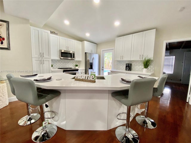 3 of 35 - 3440 Sw 20th St, Fort Lauderdale, FL
