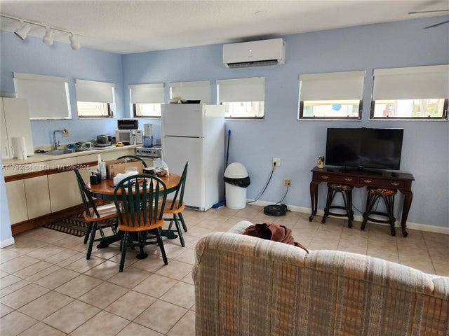 3 of 13 - 927 Hollywood Blvd 1, Hollywood, FL
