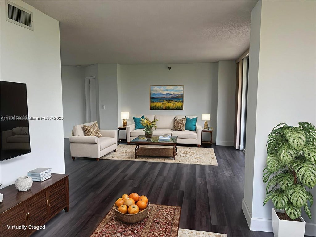 3400 Ne 192nd St 504, Aventura