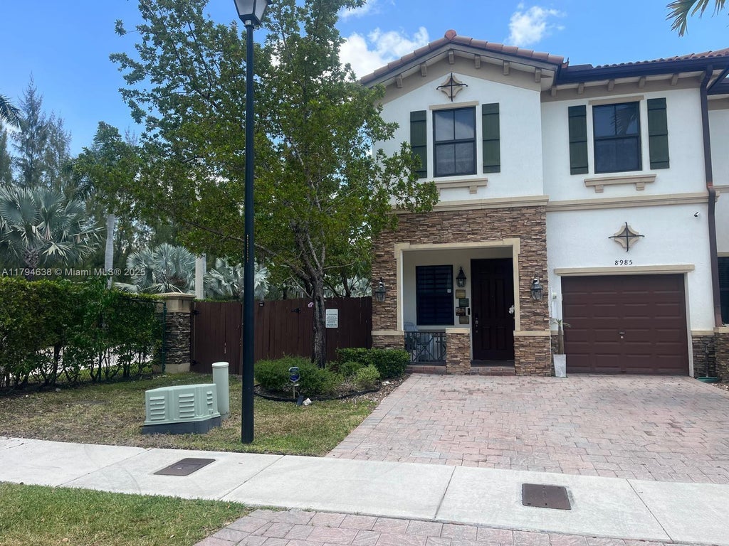 8985 Nw 98th Ave, Doral