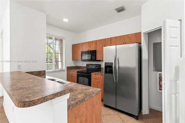 3 of 25 - 1209 Abaco Ln, Riviera Beach, FL