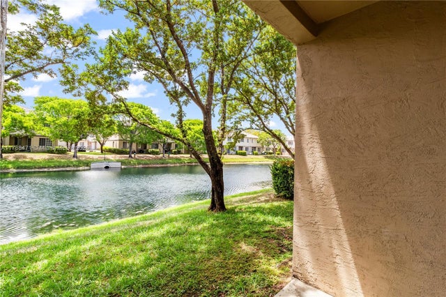 5 of 25 - 1209 Abaco Ln, Riviera Beach, FL