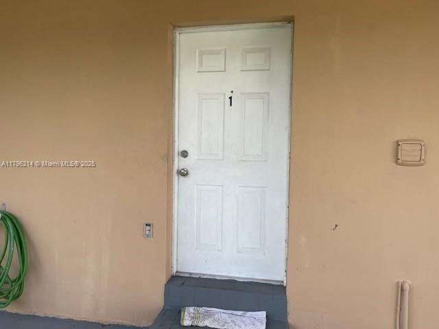 1 of 10 - 1912 Jefferson St 1, Hollywood, FL