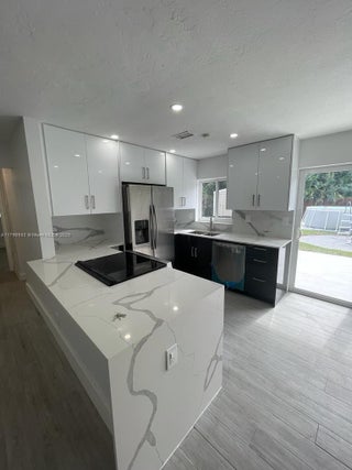 Photo of Listing #A11796543