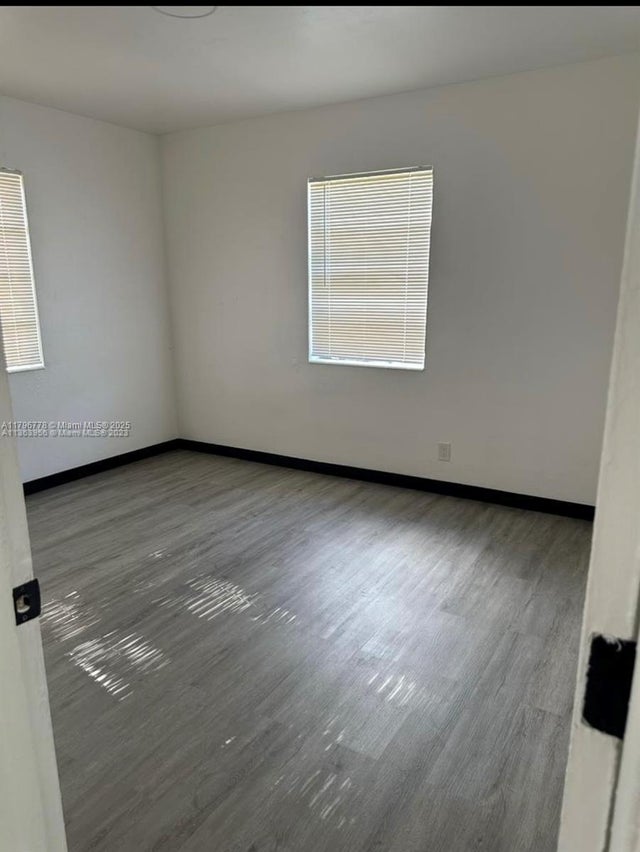 3 of 10 - 725 Nw 1st Ct 2, Hallandale Beach, FL