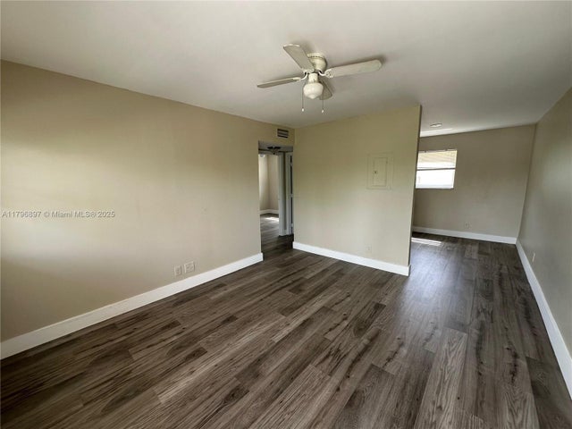 2 of 11 - 260 Sw 8th St 9, Pompano Beach, FL