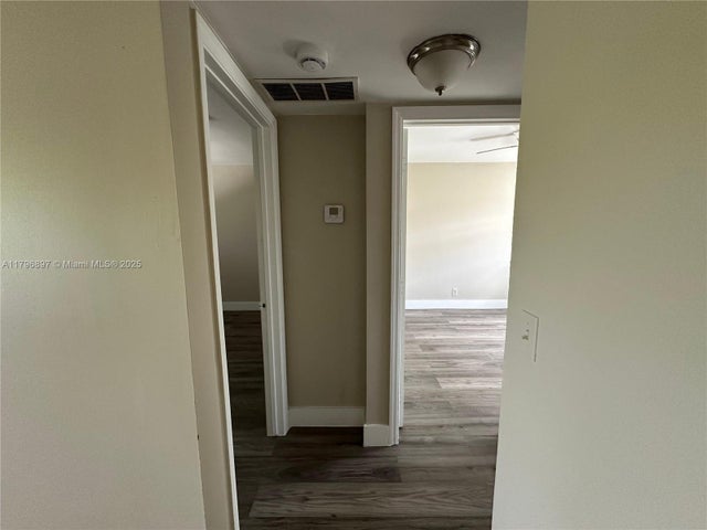 4 of 11 - 260 Sw 8th St 9, Pompano Beach, FL