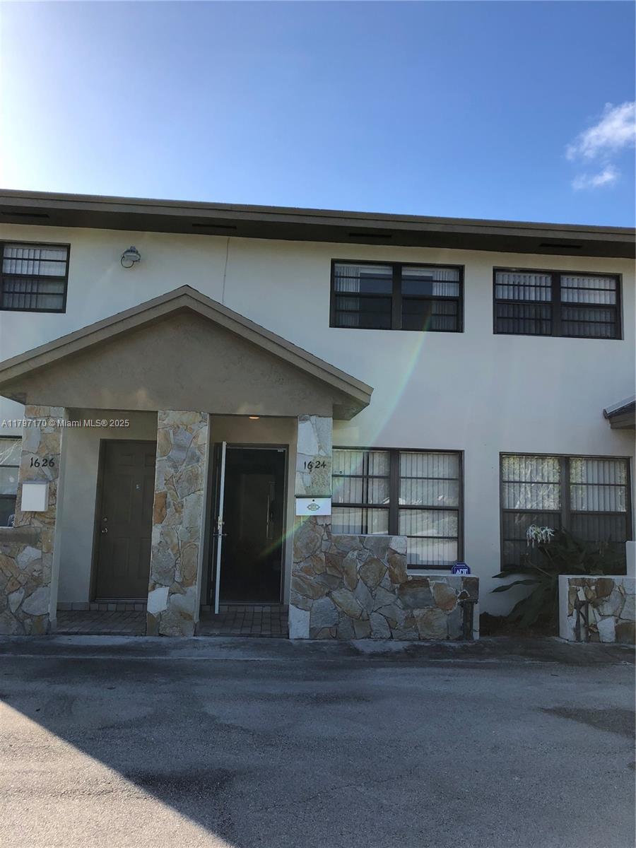 1624 Ne 151st St 1624, Miami
