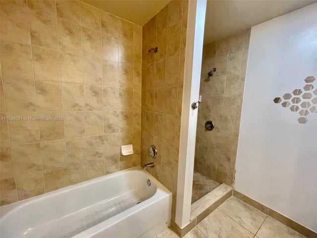 5 of 13 - 57 Se 3rd Ave, Hallandale Beach, FL