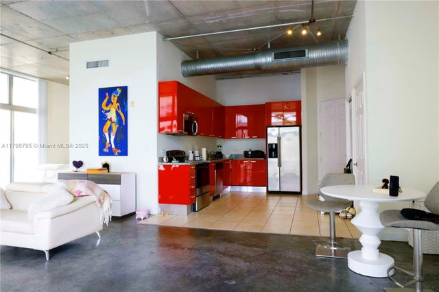2 of 15 - 2100 Van Buren St 319, Hollywood, FL
