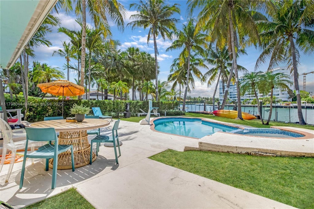 9300 Bay Dr, Surfside