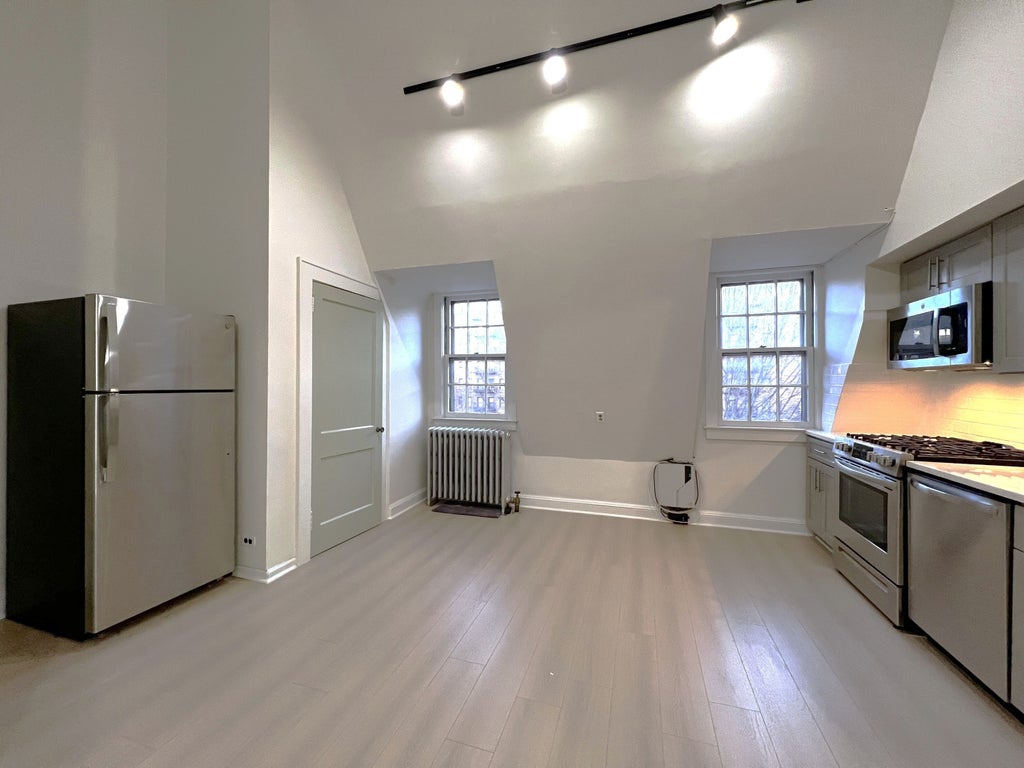 2 of 14 - 374 Burns St. 3fl, New York City, NY