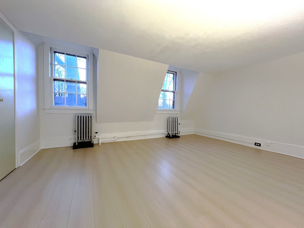 6 of 14 - 374 Burns St. 3fl, New York City, NY