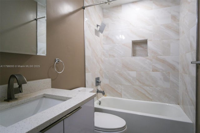 3 of 12 - 301 Club Cir 208, Boca Raton, FL