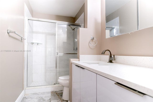 4 of 12 - 301 Club Cir 208, Boca Raton, FL