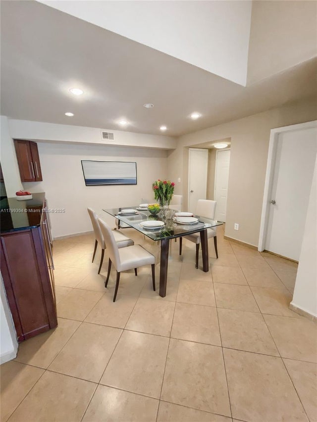 4 of 22 - 640 S Park Rd 27-4, Hollywood, FL