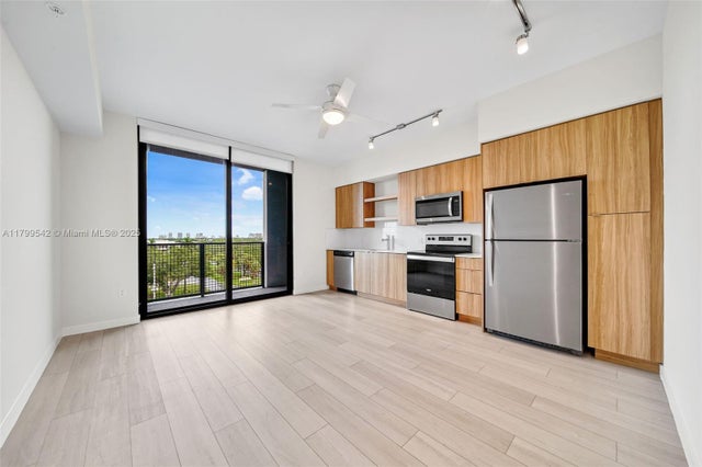 1 of 49 - 555 Ne 8th St 0515, Fort Lauderdale, FL