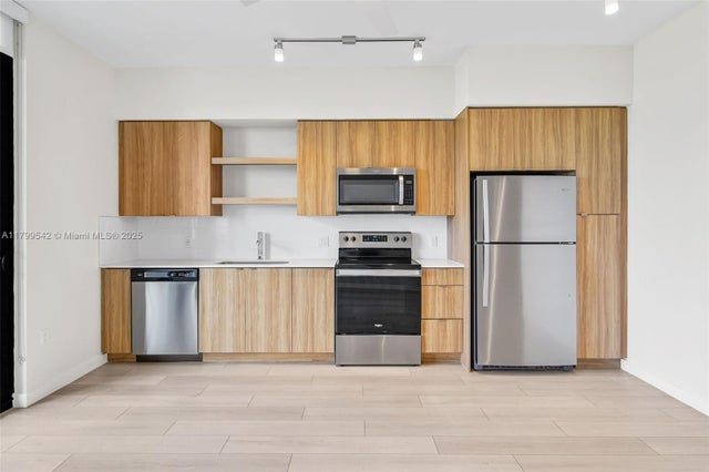 2 of 49 - 555 Ne 8th St 0515, Fort Lauderdale, FL