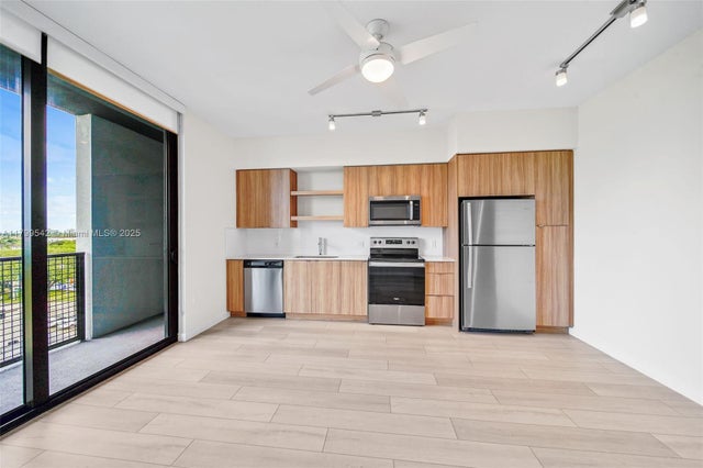 3 of 49 - 555 Ne 8th St 0515, Fort Lauderdale, FL