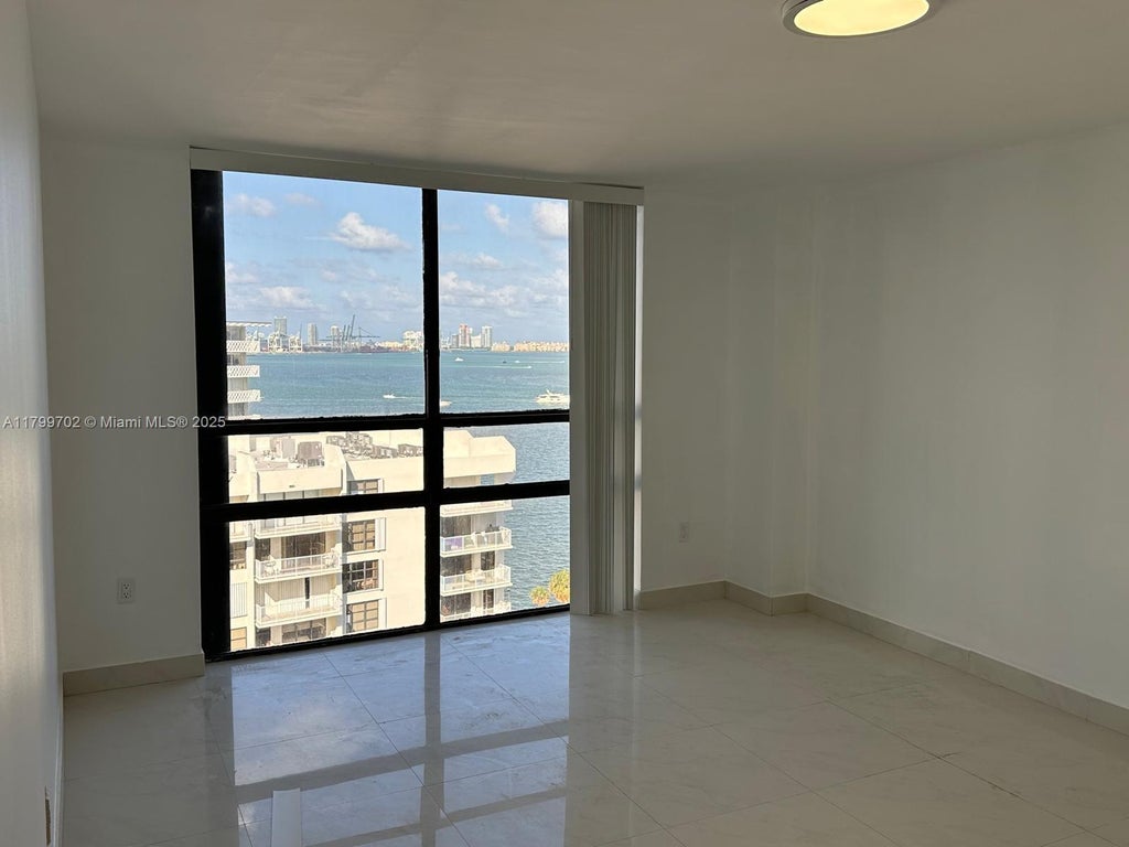 1450 Brickell Bay Dr 1402, Miami