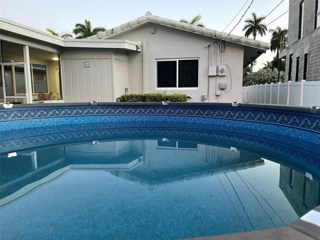 1 of 41 - 1020 Hollywood Blvd, Hollywood, FL