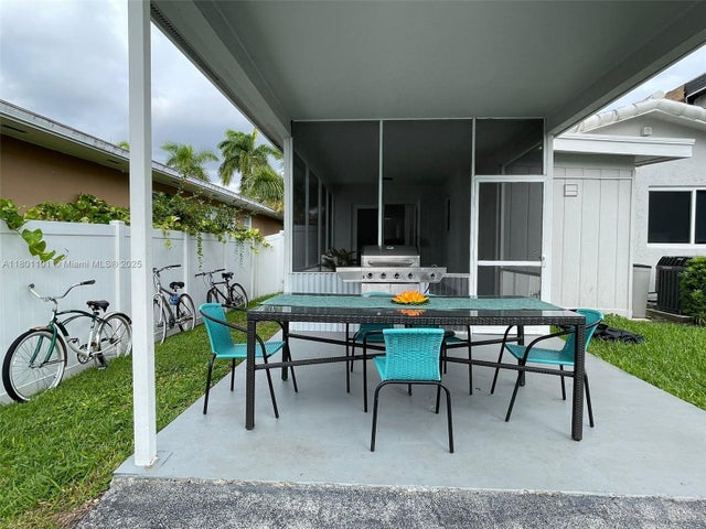 3 of 41 - 1020 Hollywood Blvd, Hollywood, FL