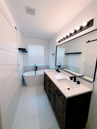 Photo of Listing #A11801454