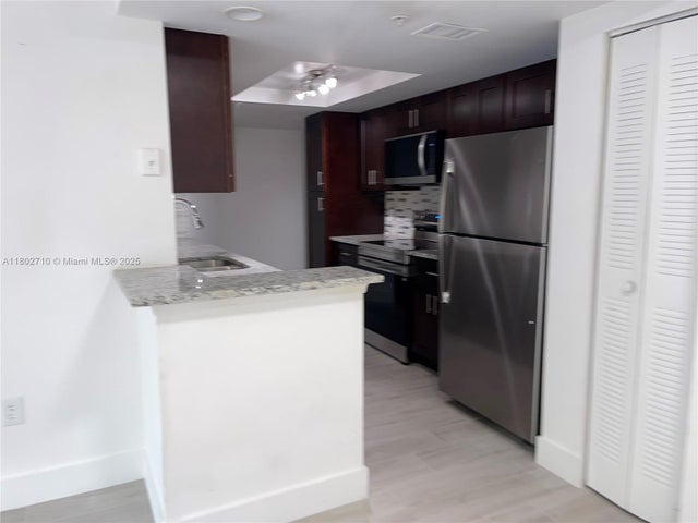 5 of 41 - 4171 N Haverhill Rd 1009, West Palm Beach, FL