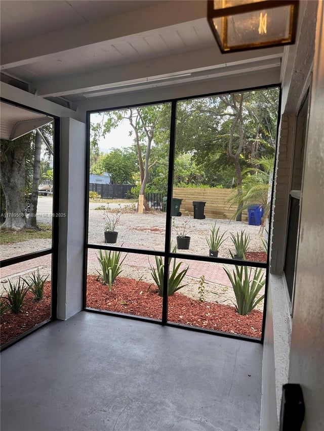3 of 18 - 1733 Sw 13th St, Fort Lauderdale, FL
