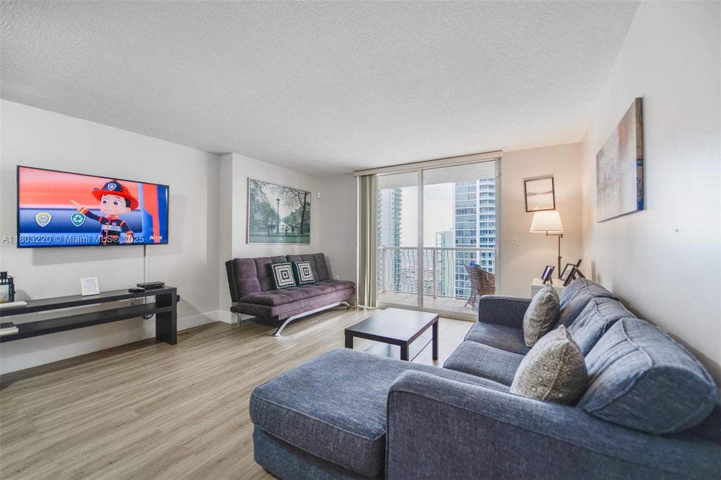 1200 Brickell Bay Dr 2903, Miami