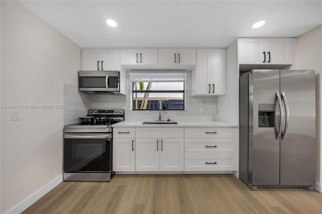 2 of 25 - 1236 Ne 12th Ave A, Fort Lauderdale, FL